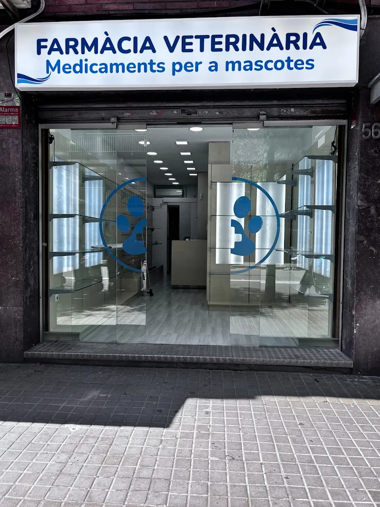 Exterior de la Farmàcia Veterinària Barcelona